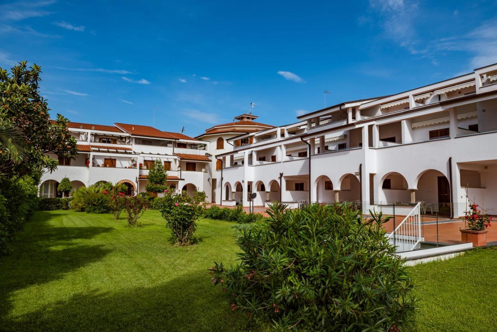 Residence Elle San Benedetto del Tronto Exteriör bild
