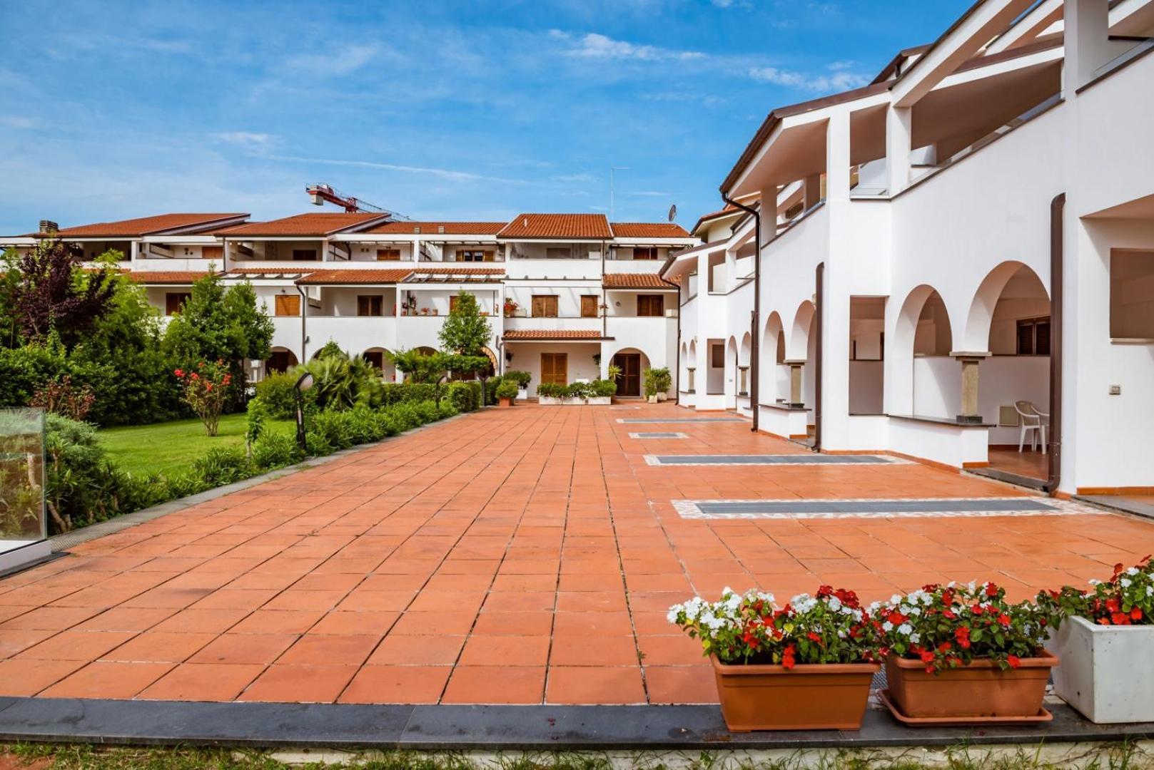 Residence Elle San Benedetto del Tronto Exteriör bild